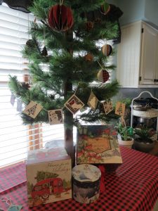 Mosaic Moments Designing with Dies Christmas Ornaments